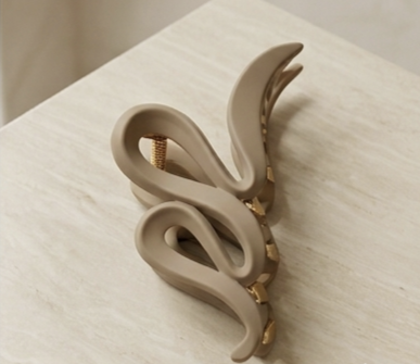 Wavy Hair Claw Clip