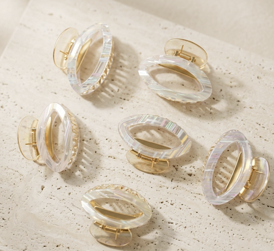 Iridescent Halo Clip