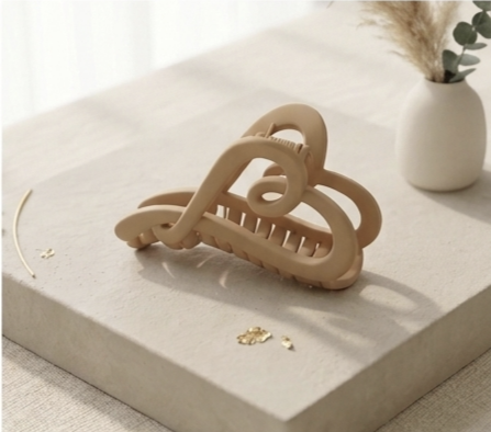 Amore Matte Claw Clip