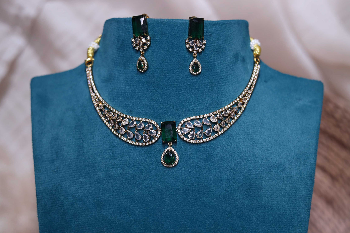 Eshana Crimson Wing Choker Set