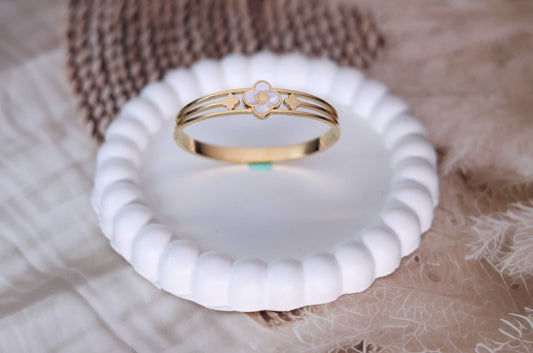 Amira Pearl-Clover Bracelet