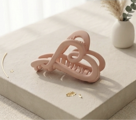 Amore Matte Claw Clip