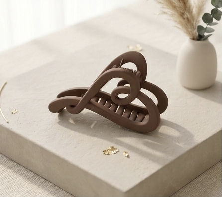Amore Matte Claw Clip