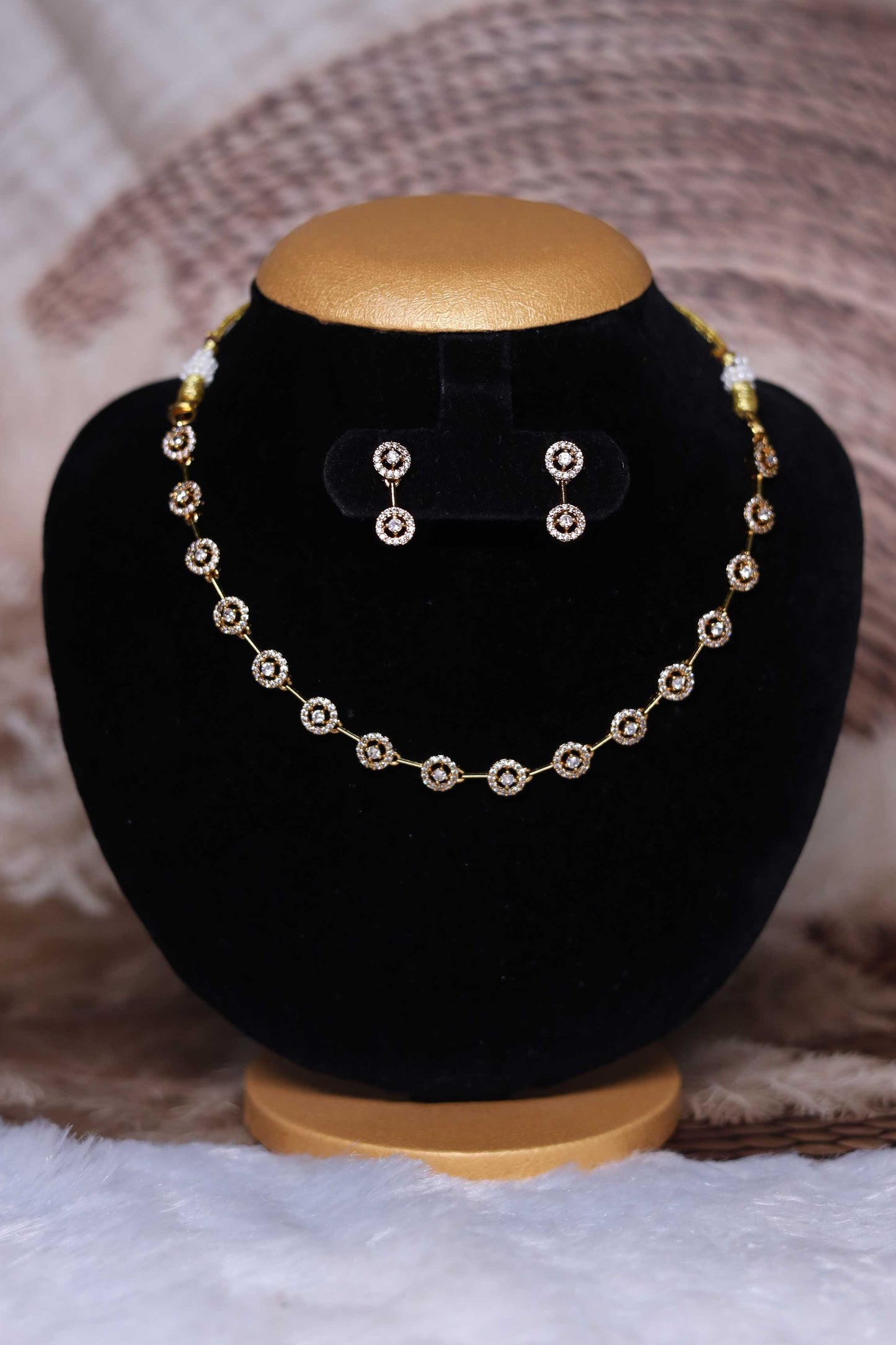 Avani Infinite Circle Choker Set