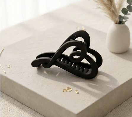 Amore Matte Claw Clip