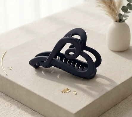 Amore Matte Claw Clip